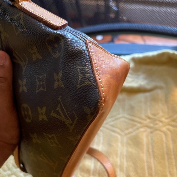Authentic Vintage LV Trotter Crossbody - Picture 8 of 16